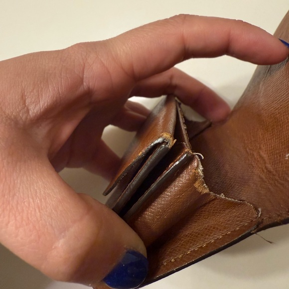 Louis Vuitton Monogram Coin Purse - Picture 8 of 8